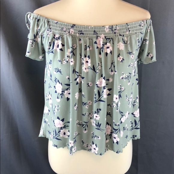 American Eagle off the shoulder top - Picture 2 of 4